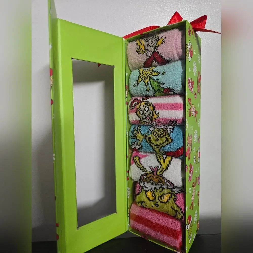 New Girls' Grinch 7 Days Of Cozy Kids Socks M/L 3-10